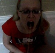 sunshineblondie - In Mund pissen lassen und alles geschluckt