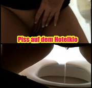 sweet-mandy69 – Pipi auf dem Hotelklo