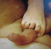 sweetyhotbaby87 – Schwanzfüßeln bis er Abspritzt