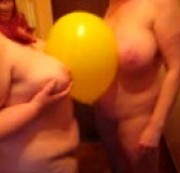 tammara28 - mit luftballons nackt gespielt