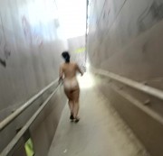 tanyalayuna - Ich gehe die Straße entlang