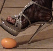 wildgirl759 – eier crushing