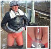 woman72 - Frech aufs Gleis