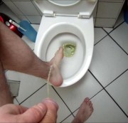 x-ducks - Pipi über meine Füße