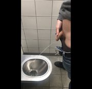 xPrivateCouple69x – Auf dem Raststättenklo abgepisst